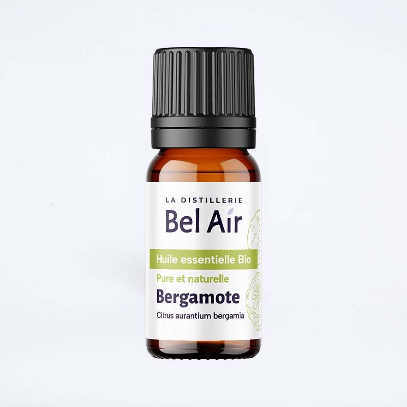 Flacon d'huile essentielle de bergamotte de la marque Bel'Air en 10ml, pour retrouver l'énergie et éliminer le stress. Flacon d'huile essentielle de bergamotte de la marque Bel'Air en 10ml, pour retrouver l'énergie et éliminer le stress.