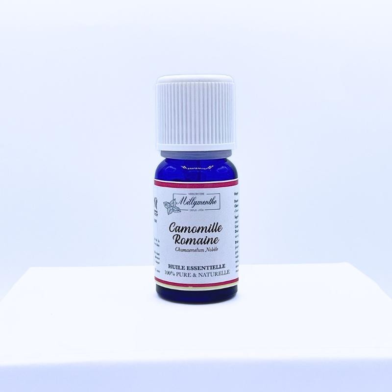 Flacon compte goutte d'huile essentielle de camomille romaine.