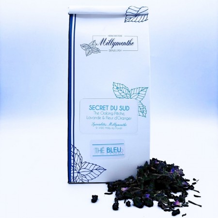 Thé bleu secret du sud dans son sachet au saveur de thé oolong pêche, lavande et fleur d'oranger.