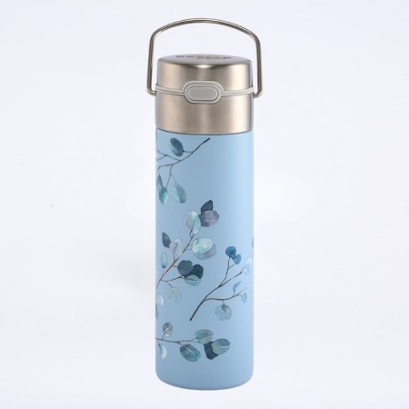 Gourde métal leeza eucalyptus de couleur bleu au motid d'eucalyptus