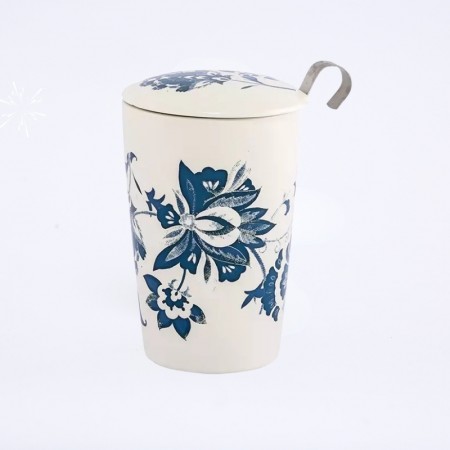 Mug en porcelaine blanc avec des motifs de fleurs bleu