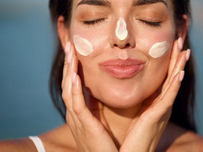 Comment faire dérougir un coup de soleil naturellement ?
